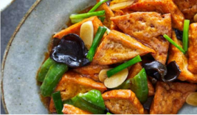 86. Tofu mit Gemüse