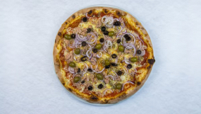 18. Pizza Al Tonno 33cm - Bezlepková  