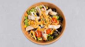 25. Šalát POLLO CREMA kurací + 1ks pizza štangľa (1,3,7,10,11)