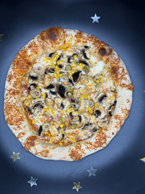 15. Chicken planet pizza (1,7)