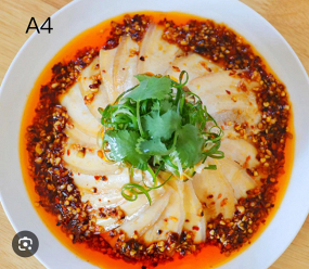 A4 Dünn geschnittenes Schweinefleisch mit Knoblauchsauce und Chili-Öl