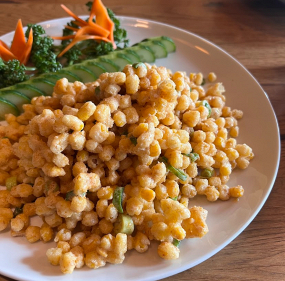 B39 Knusprig frittierte frische Maiskörner mit gesalzenem Eigelb 