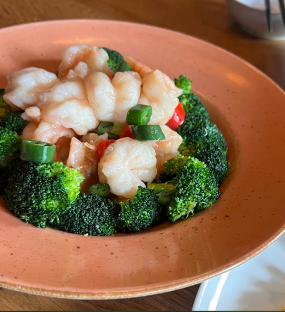 B18 Gebratene Shrimps mit Brokkoli 