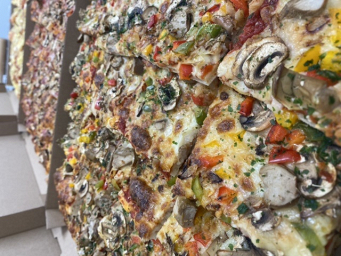 PLAQUE DE PIZZA ET GOUGERES (à commander 24h à l'avance minimum)