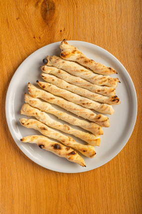 14. Pizza tyčinky / Pizza Sticks