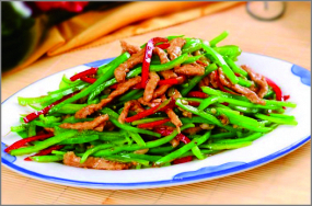 E02 Fașii de porc cu ardei iute