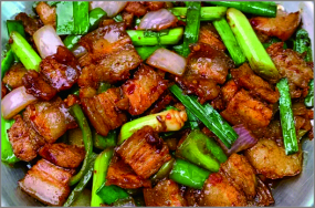 E07 Piept de porc cu legume