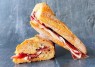 Bocadillo de jamón serrano con tomate natural eco.