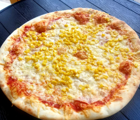 4. Pizza Kukuricová 33cm (1,7)