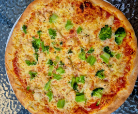 14. Pizza Brokolicová 33cm (1,7)