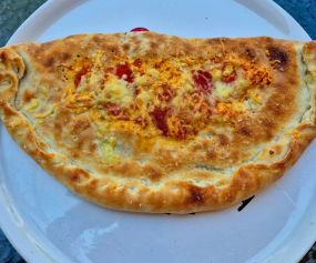 20. Pizza Calzone (prekladaná) 33cm (1,7)