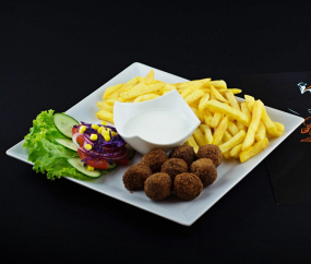 Falafel tálban