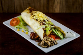 Sonkás, gombás, tejfölös tortilla