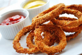 Rántott hagymakarikák