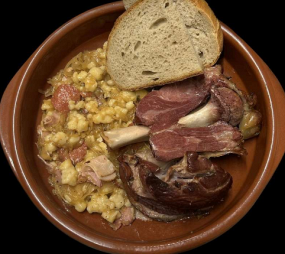 Pečené údené koleno,  strapačky s kyslou kapustou 1/2 polovičná porcia