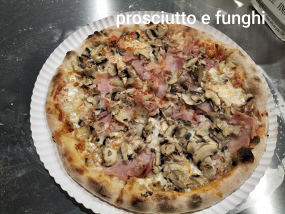 Pizza Prosciutto E Funghi
