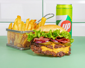 Le Menu Triple Smash Burger