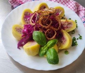 BRAMBOROVÉ KNEDLÍKY PLNĚNÉ UZENÝM MASEM