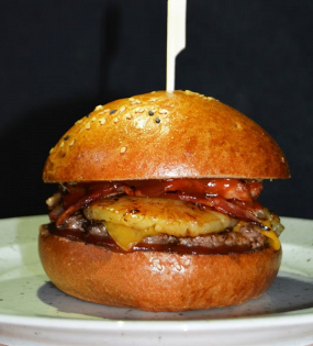 8. Ananas Burger  (1,3,7,11)