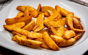 Fűszeres steak burgonya