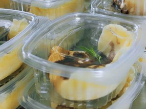 Almatorta fahéjas öntettel