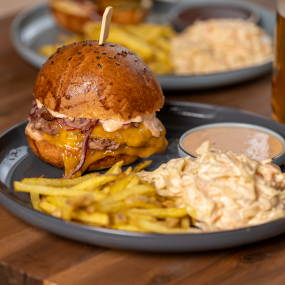 FOOD HOUSE SMASHED BURGER