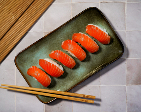 Sushi saumon cru (6 pièces)