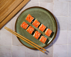 Snow roll - saumon cru/cheese (8 pièces)