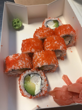 CALIFORNIA KREWETKA Z TOBIKO 8 sztuk