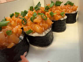 FUTOMAKI Z TATAREM PIKANTNY 8 sztuk