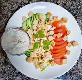 SALATĂ CU PIEPT DE PUI CRISPY