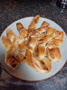 BAGHETE CU ȘUNCĂ ȘI MOZZARELLA