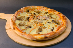 Pizza Prosciuto e Funghi