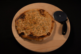 Focaccia cu Usturoi și Parmezan 30cm