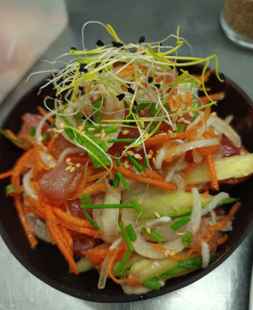 Thon cru à la sauce chinoise