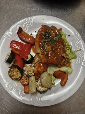 200g Vepřová kapsa plněná slaninou, žampiony a zelím