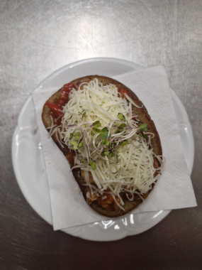 150g Topinka se zeleninovou směsí a šunkou