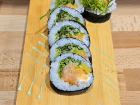 Sumōkusālmon Futomaki