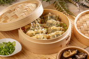 Dumplings cu Pui 6 buc (sos inclus)