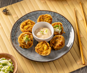Chiftele asiatice cu legume în crustă panko (sos inclus)