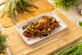 Wok cu Vită în Sos Chili 🔥