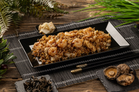 Orez Prăjit cu Ou și Creveți