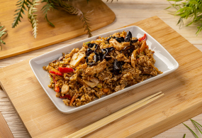 Orez Prăjit cu Legume și Ciuperci (veg)