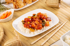 Pui cu Ananas în Sos Dulce Acrișor