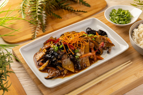 Legume și Ciuperci în Sos Asiatic (veg)