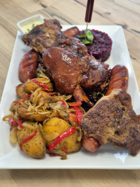 PLATOU CALD PORC (pentru 2 persoane) 1000 g