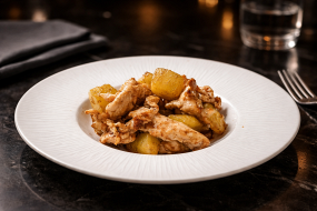 Pollo in salsa al pepe nero 