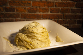 Pasta cacio e pepe