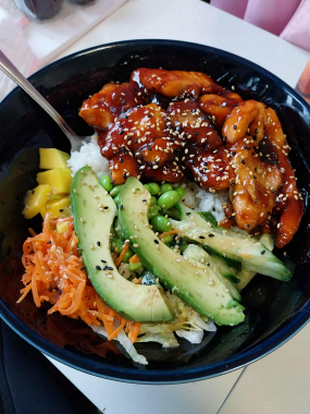 B5 Teriyaki Lachs Poke Bowl 