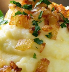 Šťouchané brambory s cibulí 